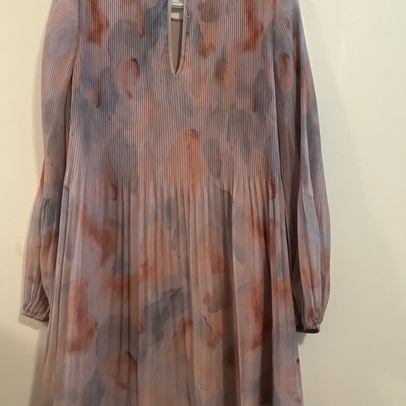Aritzia daydreamer dresses size S, worn twice only each, does not suit me! - Picture 2 of 4